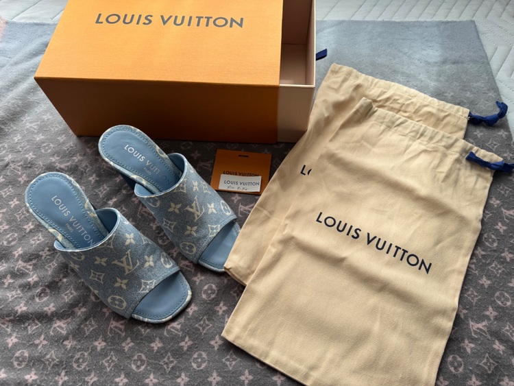 サンダル（古着・ファッション）の商品画像 - 査定依頼日：2025年9月27日 - 最高査定価格：20,000円