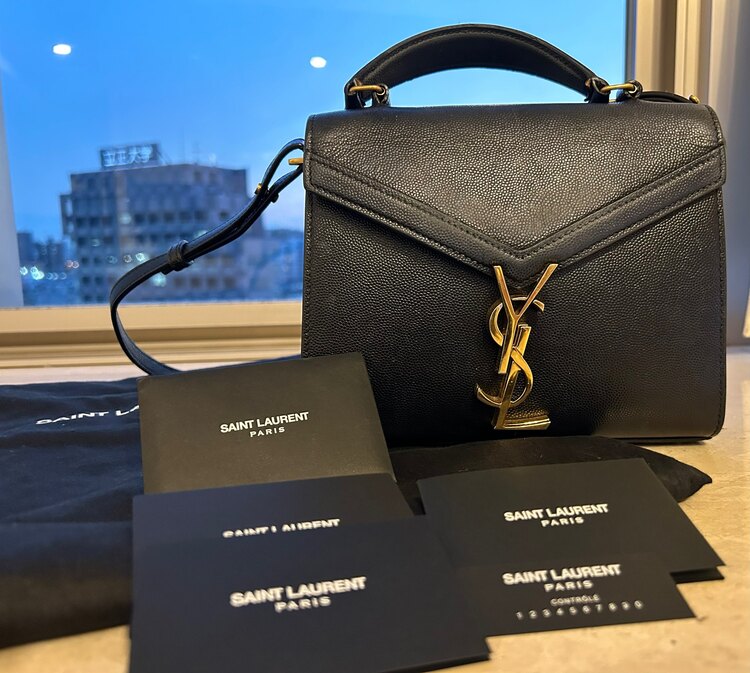 カサンドラトップハンドル (ミニ/グレイン・ド・プードルエン ボスレザー)（ブランドバッグ）の商品画像 - 査定依頼日：2025年5月22日 - 最高査定価格：80,000円