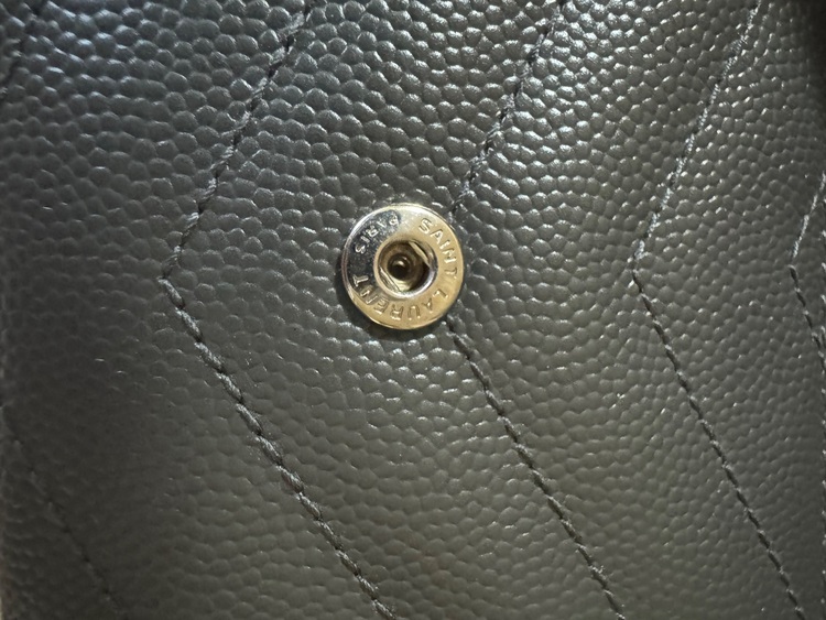イブサンローラン  （ブランドバッグ）の商品画像 - 査定依頼日：2025年6月19日 - 最高査定価格：42,000円