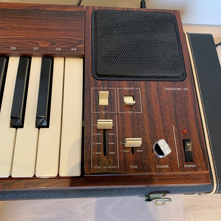 カシオトーン201（ピアノ・楽器・PA機材）の商品画像 - 査定依頼日：2026年3月7日 - 最高査定価格：4,000円