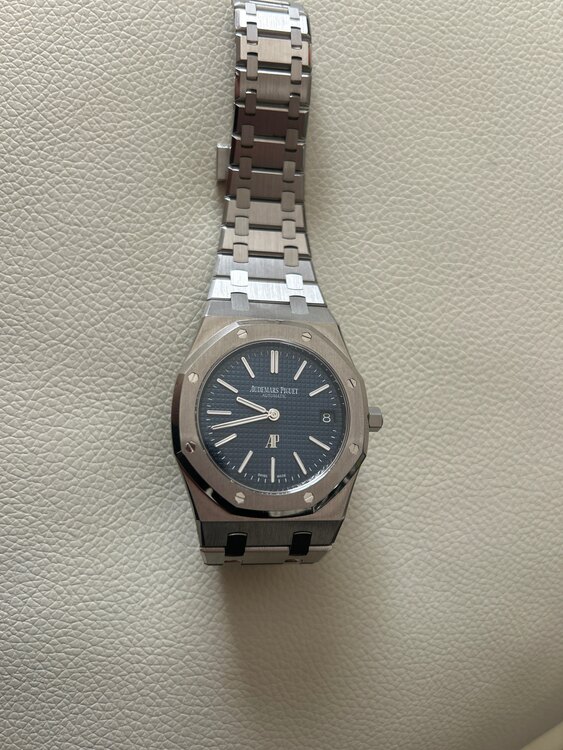 オーデマピゲ ロイヤルオーク （高級時計）の商品画像 - 査定依頼日：2025年3月8日 - 最高査定価格：7,350,000円