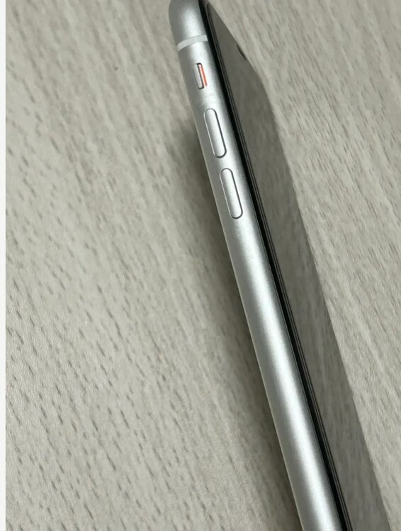 iPhoneXR 64GB docomo（スマホ）の商品画像 - 査定依頼日：2025年5月18日 - 最高査定価格：15,000円