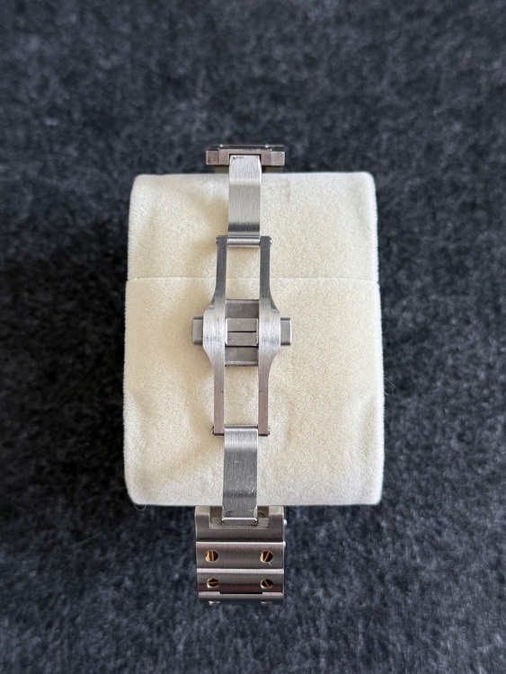 サントス ドゥ カルティエMM（高級時計）の商品画像 - 査定依頼日：2025年11月30日 - 最高査定価格：1,200,000円