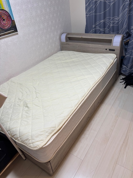 ベッドフレーム、椅子、衣装タンス（家具・寝具）の商品画像 - 査定依頼日：2025年6月14日 - 最高査定価格：3,000円