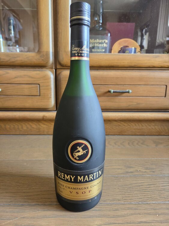 マーカーズマーク黒ラベルとレミーマルタンvsop（お酒）の商品画像 - 査定依頼日：2026年8月15日 - 最高査定価格：46,000円