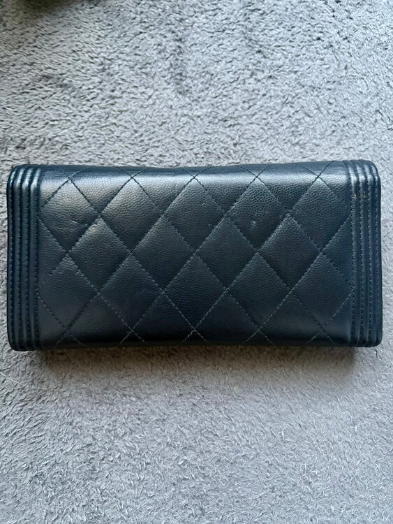 ボーイシャネル　長財布　ブラック（ブランド財布・小物）の商品画像 - 査定依頼日：2025年2月15日 - 最高査定価格：30,000円