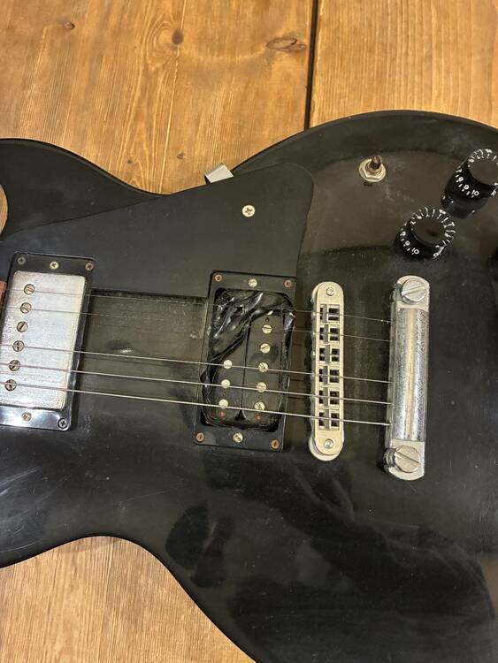 Les Paul Studio（ピアノ・楽器・PA機材）の商品画像 - 査定依頼日：2026年2月19日 - 最高査定価格：30,000円