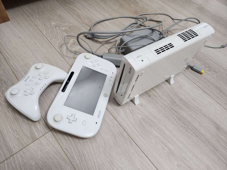 Wee U（ゲーム機本体・ゲームソフト）の商品画像 - 査定依頼日：2023年8月10日 - 最高査定価格：1,500円