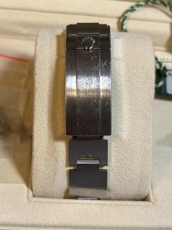 ロレックス シードゥエラー 1116660（高級時計）の商品画像 - 査定依頼日：2025年9月22日 - 最高査定価格：1,700,000円