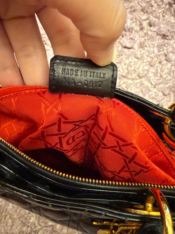 Christian Dior ヴィンテージ レディディオール ラージ カナージュ パテント ブラック ゴールド金具（ブランドバッグ）の商品画像 - 査定依頼日：2026年9月13日 - 最高査定価格：100,000円