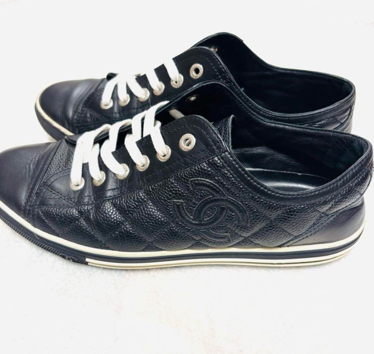 シャネル レザースニーカー（古着・ファッション）の商品画像 - 査定依頼日：2025年9月3日 - 最高査定価格：20,000円