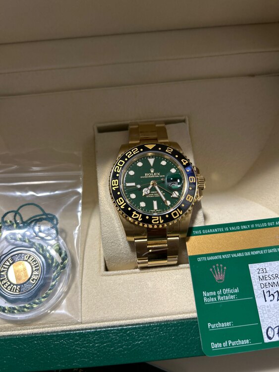 ロレックス GMTマスター 116718lm（高級時計）の商品画像 - 査定依頼日：2025年5月4日 - 最高査定価格：5,600,000円