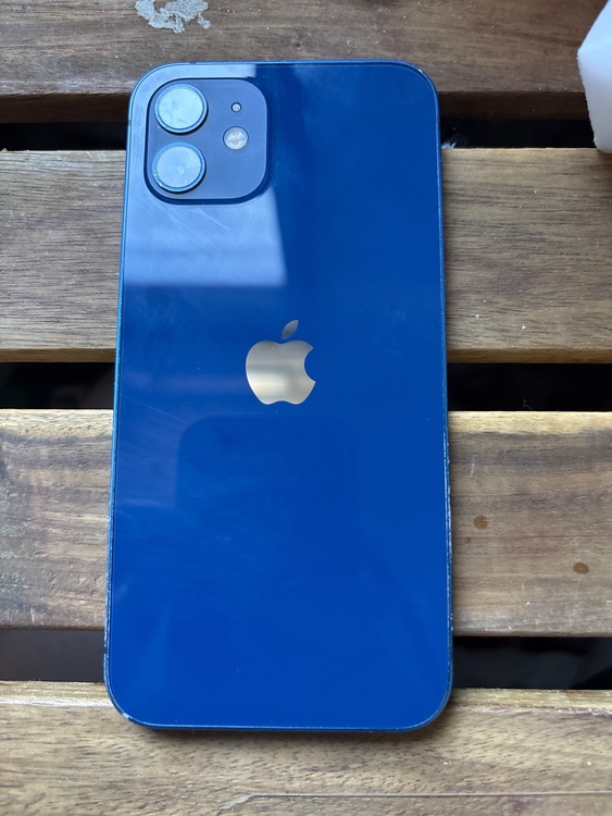 iPhone iPhone 12 64GB Softbank（スマホ）の商品画像 - 査定依頼日：2026年8月8日 - 最高査定価格：20,000円