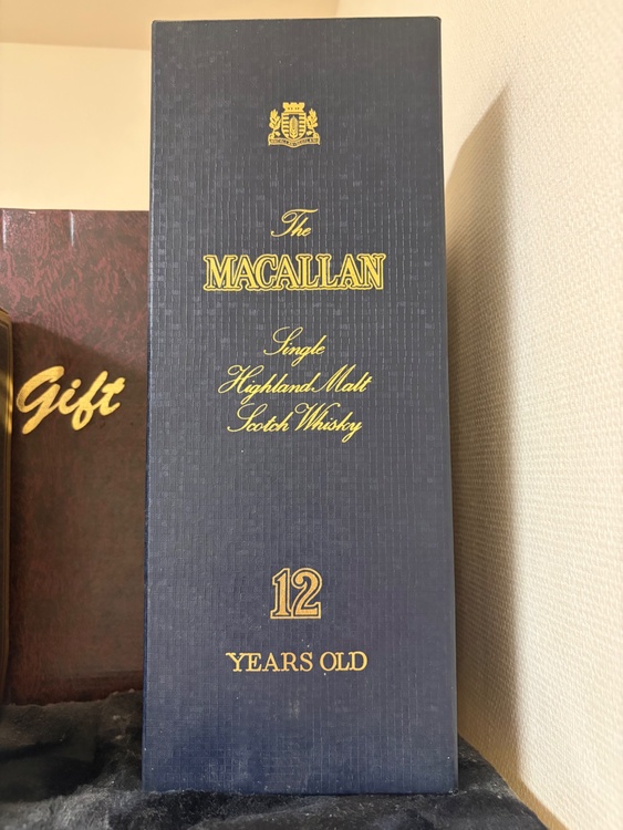 マッカラン 12年 旧 マチュアードインシェリーウッド スクリューキャップ 750ml 箱付（お酒）の商品画像 - 査定依頼日：2026年9月8日 - 最高査定価格：90,000円
