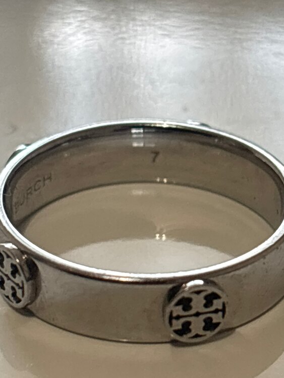 トリーバーチ（金・貴金属）の商品画像 - 査定依頼日：2025年1月21日 - 最高査定価格：3,000円