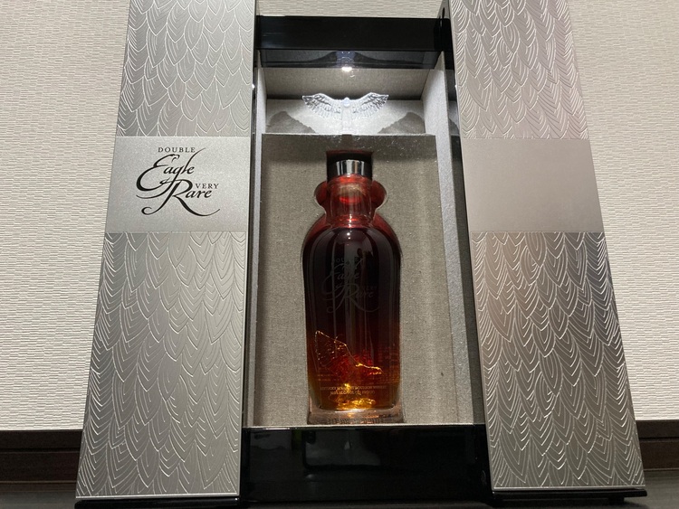 ダブルイーグルベリーレア20年（お酒）の商品画像 - 査定依頼日：2025年9月26日 - 最高査定価格：735,000円