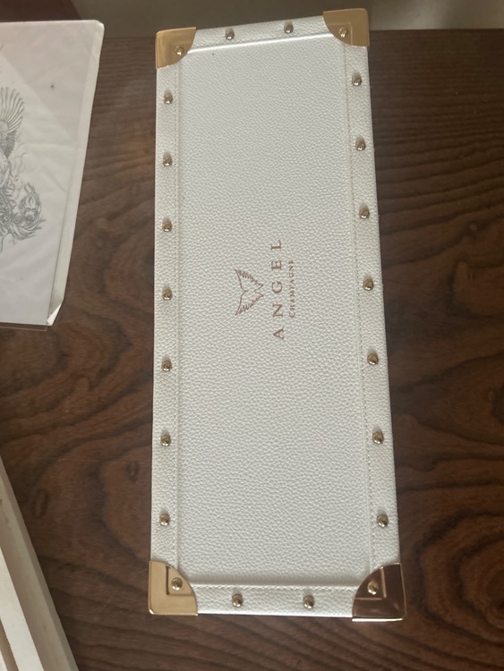 アルマンドエンジェル（お酒）の商品画像 - 査定依頼日：2025年9月28日 - 最高査定価格：100,000円