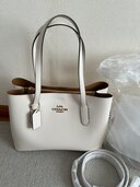 アベニューキャリーオール（ブランドバッグ）の商品画像 - 査定依頼日：2024年11月30日 - 最高査定価格：5,000円