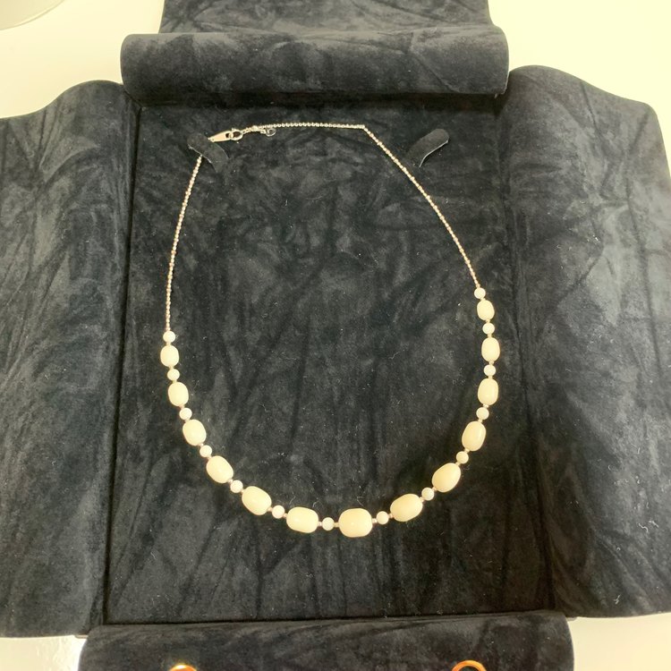 珊瑚のネックレス（宝石）の商品画像 - 査定依頼日：2023年6月26日 - 最高査定価格：100,000円