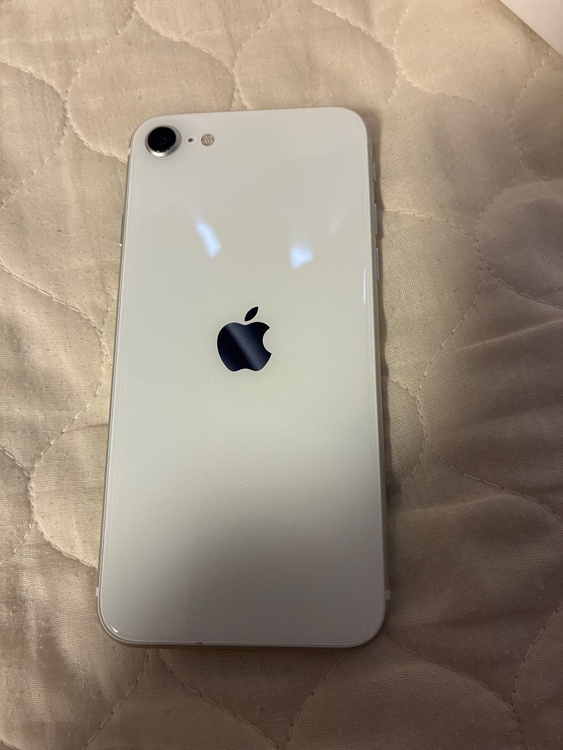 iPhone iPhone SE (第 2 世代) 64GB au（スマホ）の商品画像 - 査定依頼日：2026年9月16日 - 最高査定価格：11,000円