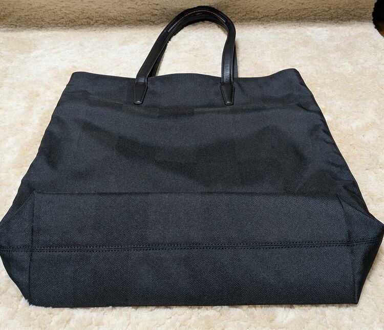 アーバントラベラートートバック（古着・ファッション）の商品画像 - 査定依頼日：2025年10月30日 - 最高査定価格：8,000円