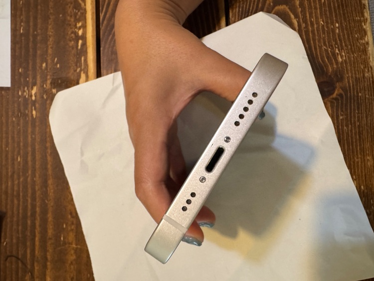 iPhone14 256（スマホ）の商品画像 - 査定依頼日：2025年9月16日 - 最高査定価格：65,000円