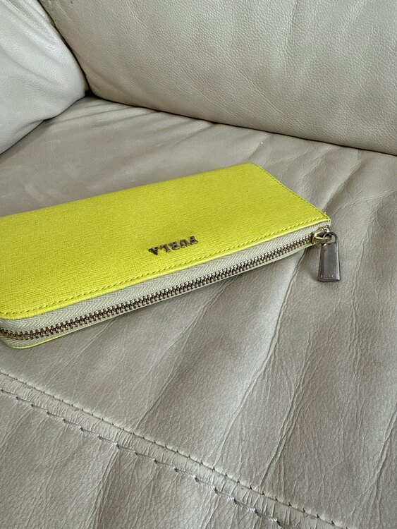 長財布（ブランド財布・小物）の商品画像 - 査定依頼日：2025年4月12日 - 最高査定価格：1,000円