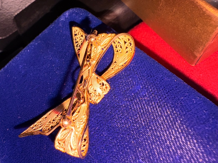 ブローチ（宝石）の商品画像 - 査定依頼日：2025年7月6日 - 最高査定価格：250,000円