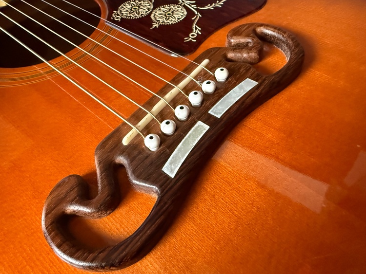 Orville by Gibson J-200（ピアノ・楽器・PA機材）の商品画像 - 査定依頼日：2026年4月22日 - 最高査定価格：110,000円
