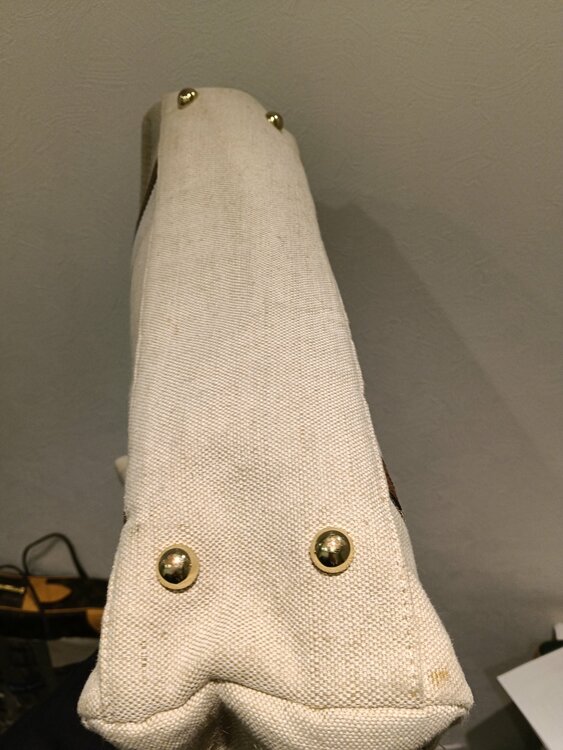 ハンドバッグ（ブランドバッグ）の商品画像 - 査定依頼日：2026年4月8日 - 最高査定価格：20,000円