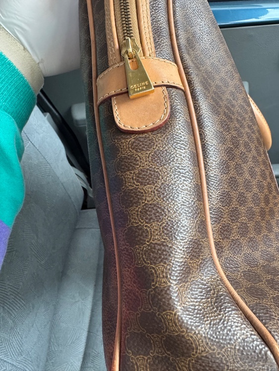 ビジネスバック（ブランドバッグ）の商品画像 - 査定依頼日：2025年12月22日 - 最高査定価格：20,000円