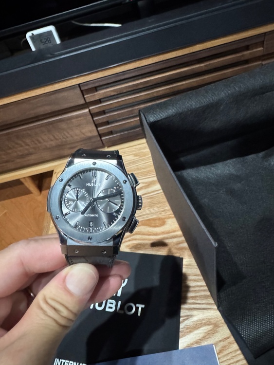 ウブロ クラシックフュージョン 521.NX.7071.L（高級時計）の商品画像 - 査定依頼日：2026年4月1日 - 最高査定価格：750,000円