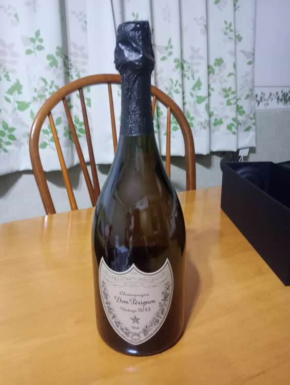 シャンパン ドン・ペリニヨン （お酒）の商品画像 - 査定依頼日：2025年1月19日 - 最高査定価格：17,500円