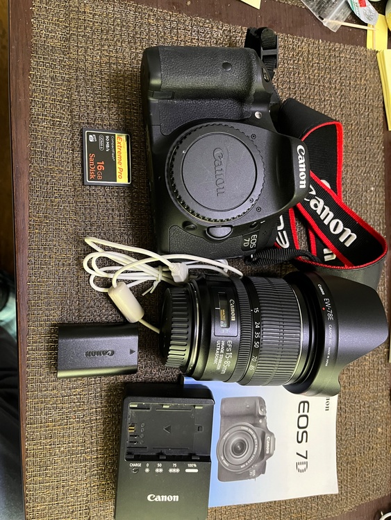EOS 7D、EF15-85付き（カメラ）の商品画像 - 査定依頼日：2026年5月23日 - 最高査定価格：19,100円