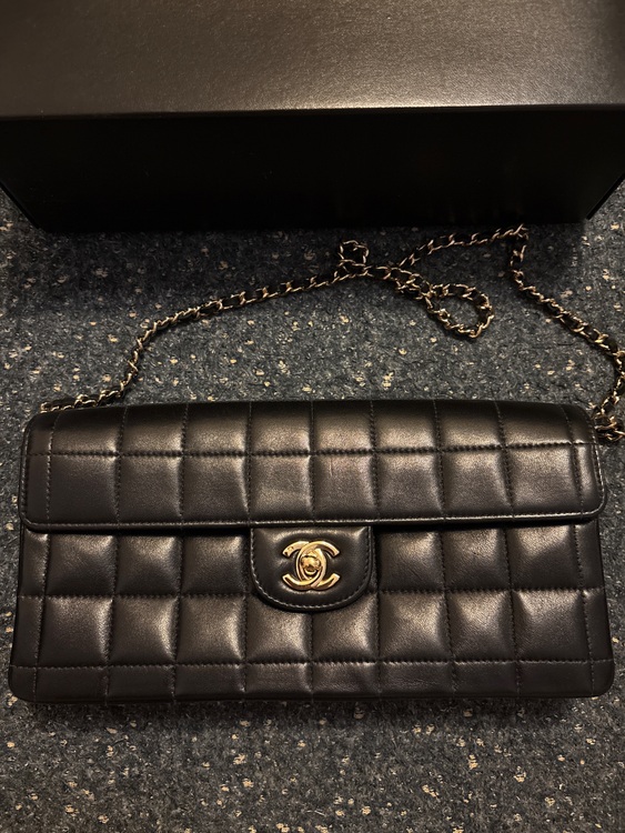 シャネル カンボンライン （ブランドバッグ）の商品画像 - 査定依頼日：2025年8月31日 - 最高査定価格：300,000円