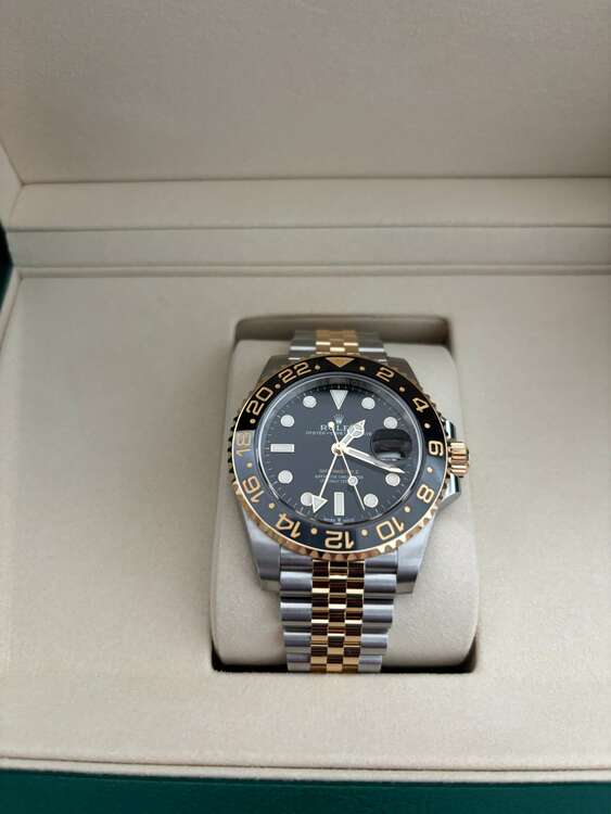  126713GRNR（高級時計）の商品画像 - 査定依頼日：2025年5月4日 - 最高査定価格：3,000,000円