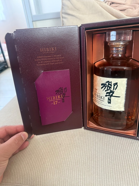 ウイスキー サントリー響 （お酒）の商品画像 - 査定依頼日：2026年4月14日 - 最高査定価格：53,000円