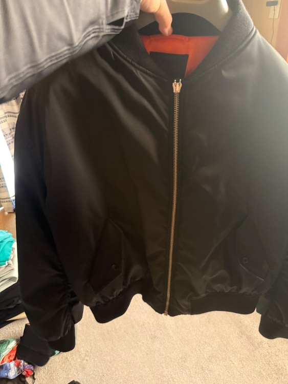 プラダ  （ブランドバッグ）の商品画像 - 査定依頼日：2025年11月8日 - 最高査定価格：160,000円