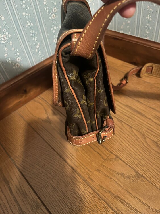 ソミュール 一番小さいタイプ（ブランドバッグ）の商品画像 - 査定依頼日：2025年1月12日 - 最高査定価格：10,000円