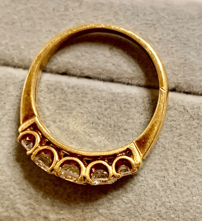 ダイヤモンドの指輪（宝石）の商品画像 - 査定依頼日：2025年7月15日 - 最高査定価格：100,000円