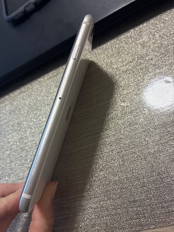 iPhone iPhone SE (第 3 世代) 64GB SIMフリー（スマホ）の商品画像 - 査定依頼日：2026年7月29日 - 最高査定価格：14,000円