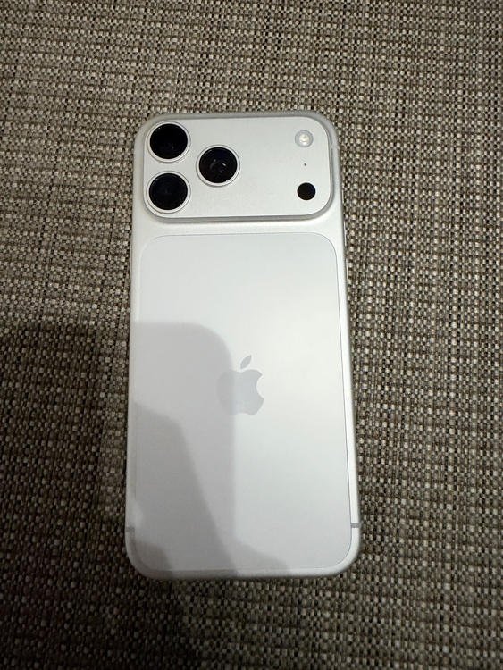iPhone iPhone 17 Pro Max 256GB SIMフリー（スマホ）の商品画像 - 査定依頼日：2026年9月20日 - 最高査定価格：167,000円
