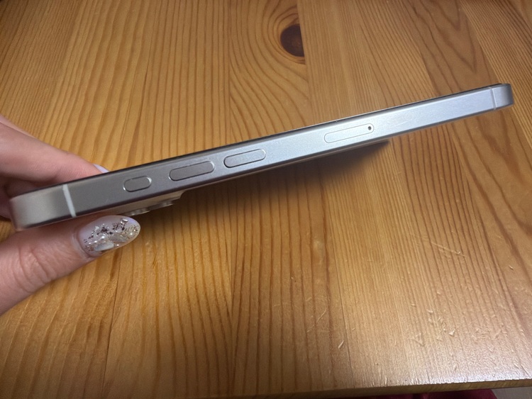 iPhone 15 Pro Max 1TB SIMフリー（スマホ）の商品画像 - 査定依頼日：2025年12月2日 - 最高査定価格：120,000円