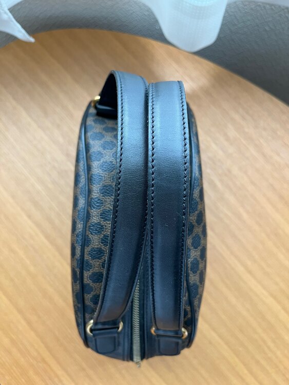 セリーヌ  （ブランドバッグ）の商品画像 - 査定依頼日：2025年3月4日 - 最高査定価格：25,000円