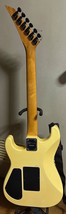 Model 4（ピアノ・楽器・PA機材）の商品画像 - 査定依頼日：2026年10月20日 - 最高査定価格：22,000円