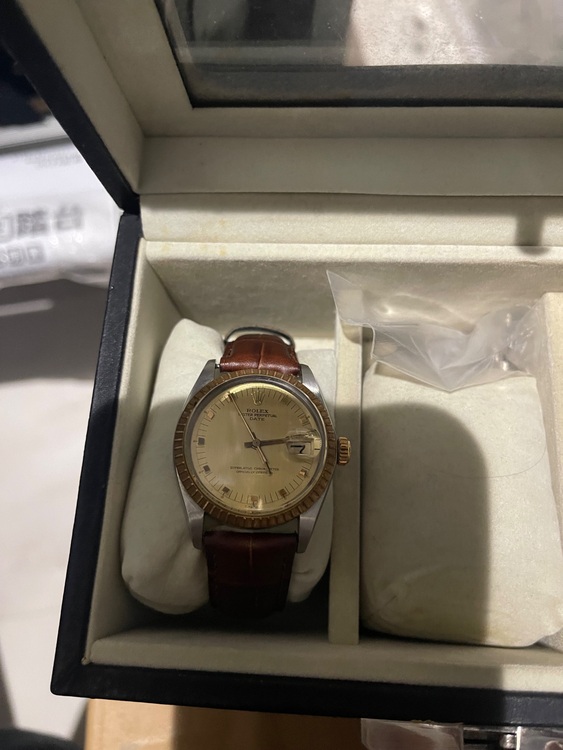 ロレックス パーペチュアルデイト オイスター パーペチュアル デイト Ref. 1505　けーすのま（高級時計）の商品画像 - 査定依頼日：2025年10月22日 - 最高査定価格：580,000円