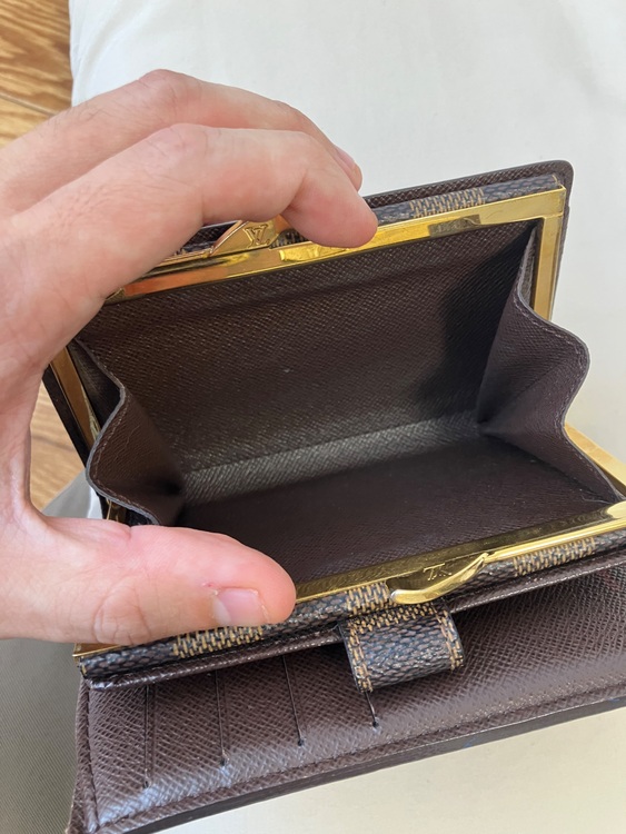 ポルトモネビエヴィエノワ（ブランド財布・小物）の商品画像 - 査定依頼日：2025年6月21日 - 最高査定価格：5,000円