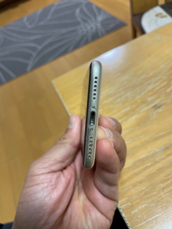 A2782（スマホ）の商品画像 - 査定依頼日：2026年1月24日 - 最高査定価格：35,000円