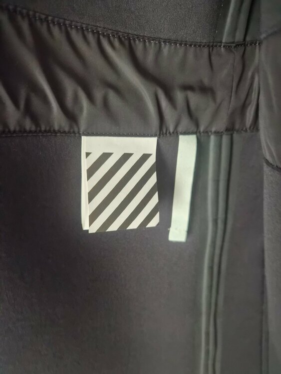 ロングコート（古着・ファッション）の商品画像 - 査定依頼日：2026年3月28日 - 最高査定価格：2,000円