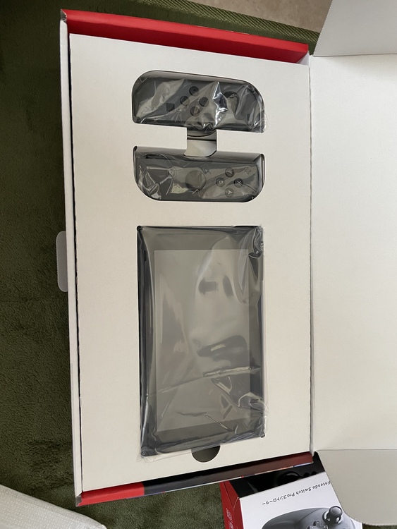 NINTENDO Switch（ゲーム機本体・ゲームソフト）の商品画像 - 査定依頼日：2022年3月8日 - 最高査定価格：18,500円